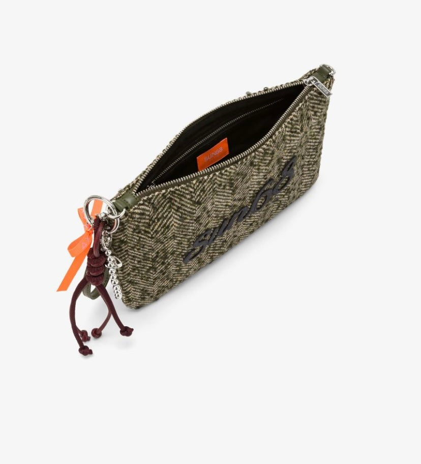 pochette in misto lana con charms Sun68