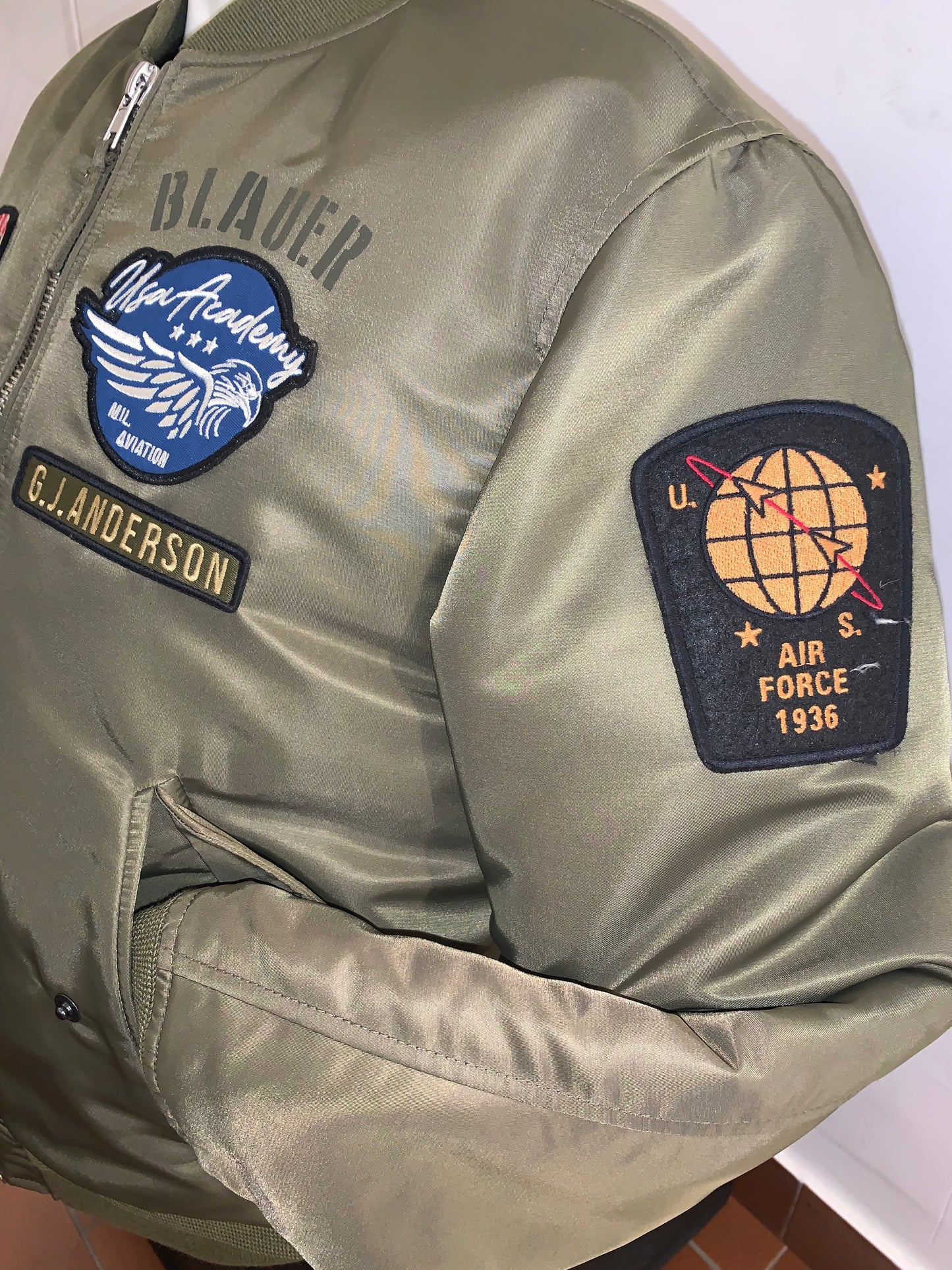 Bomber Blauer limited edition linea Academy