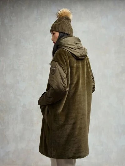 Giubbetto lungo in pelliccia eco Peaver Blauer