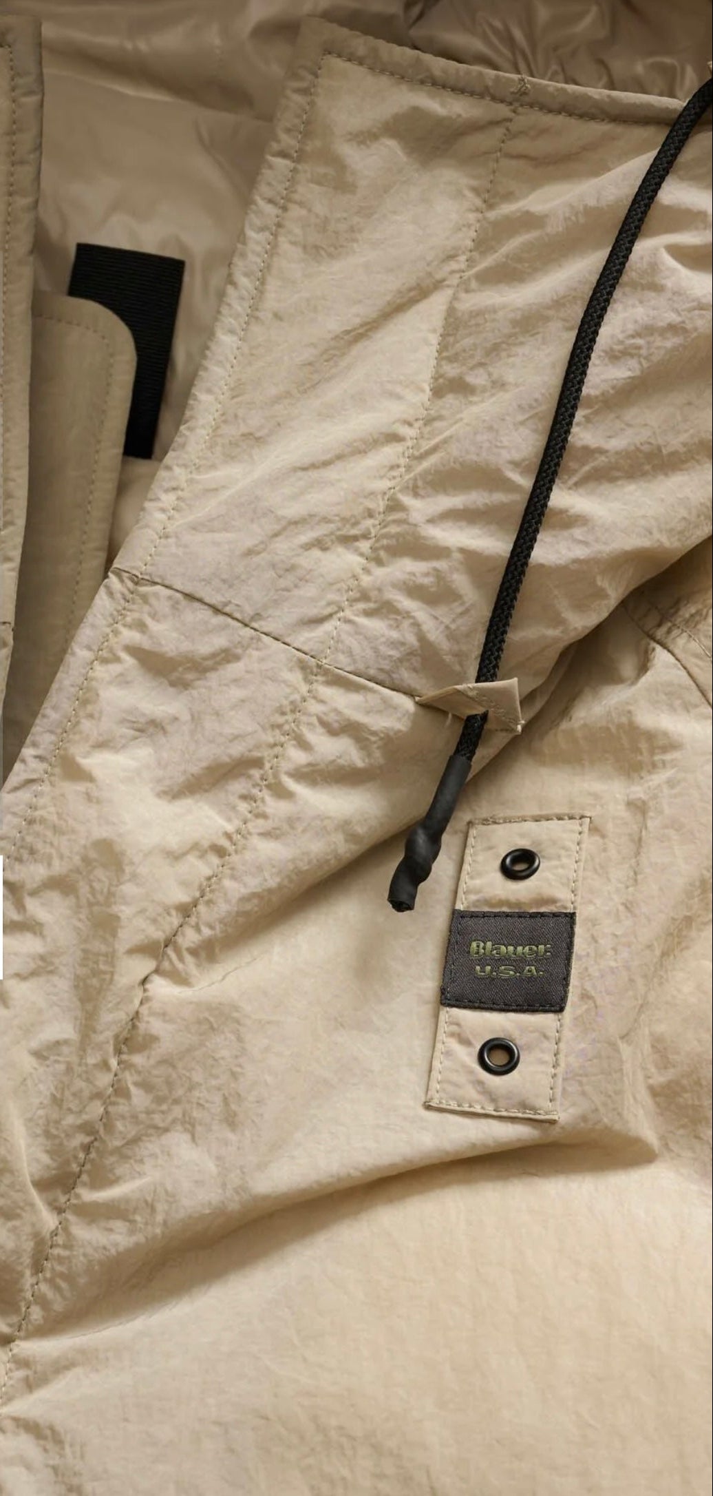 Giacca in nylon con pieghe Bantry