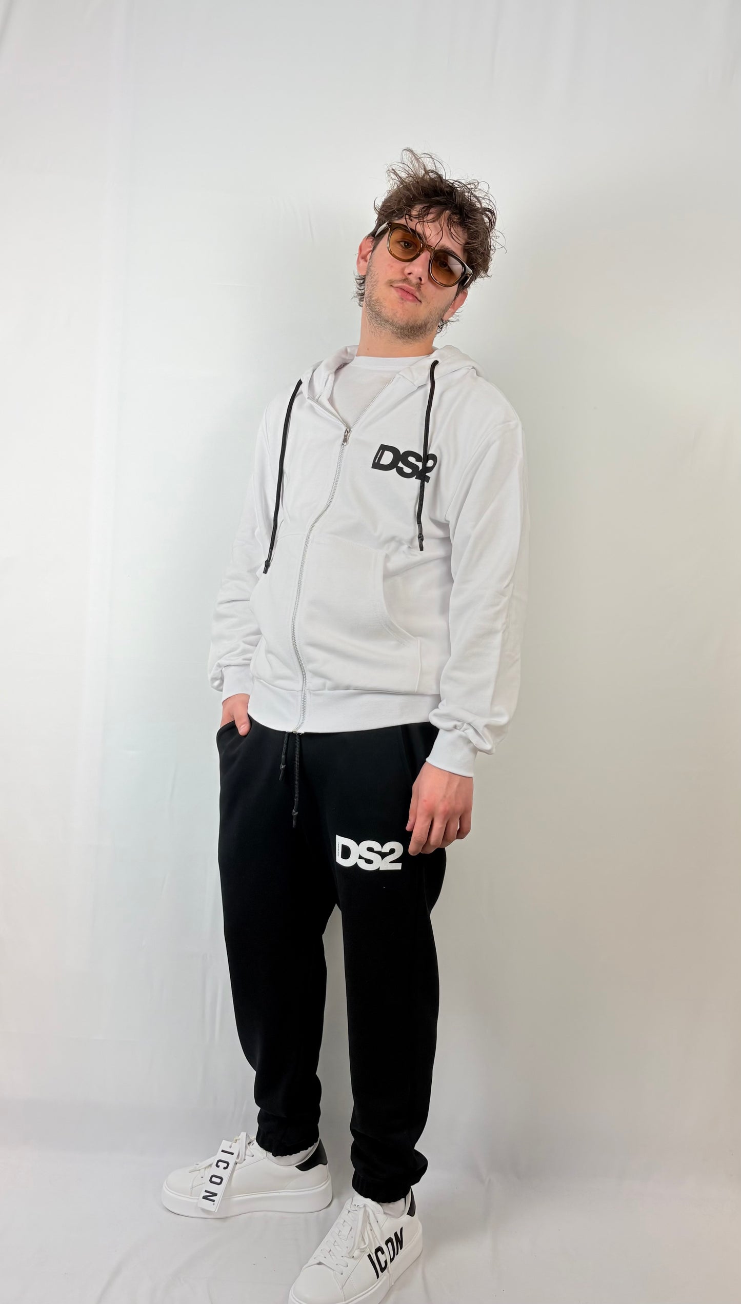 Felpa con zip DS2