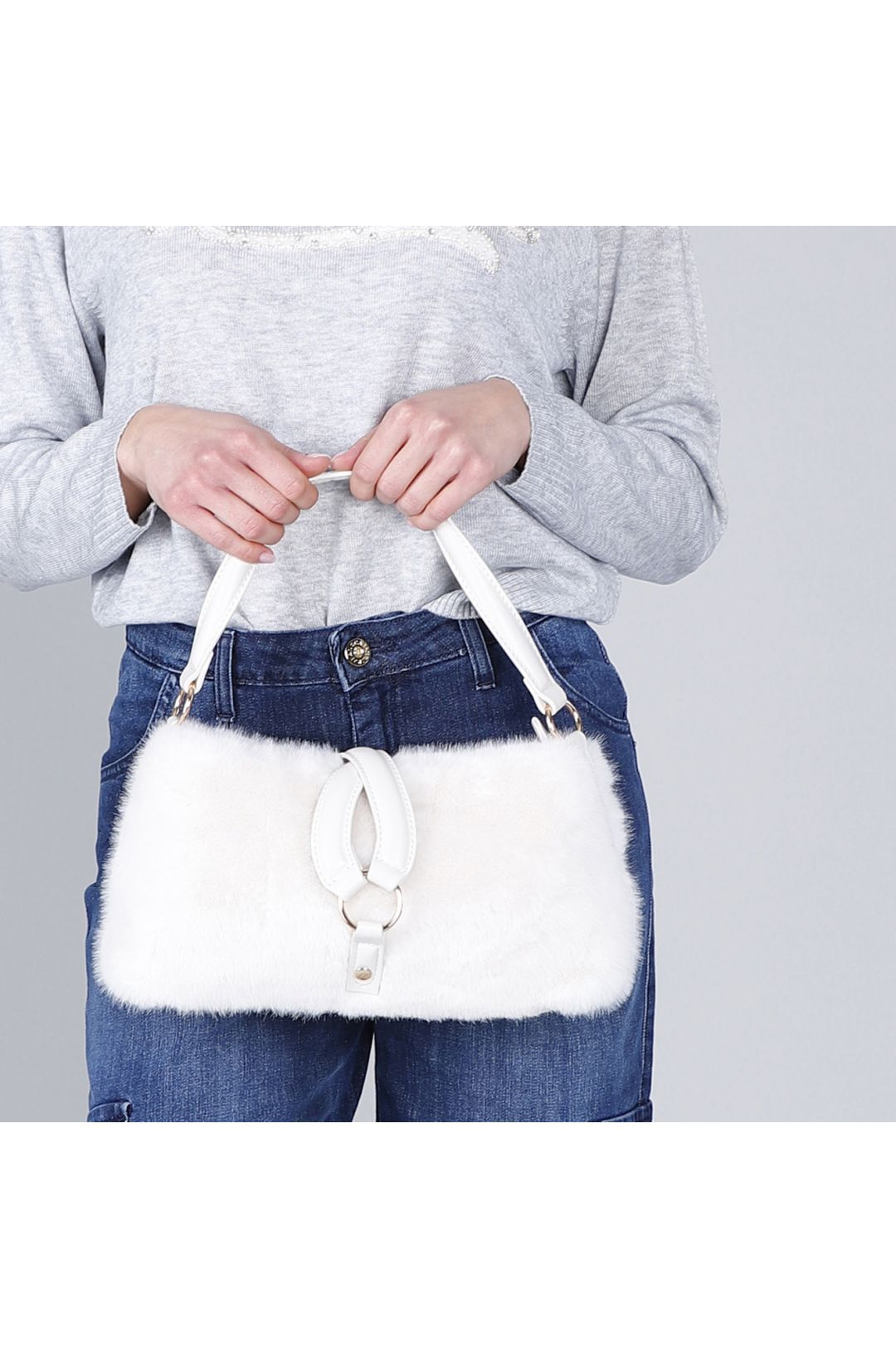 Borsa a spalla in pelliccia sintetica con anello bianco Cafè Noir