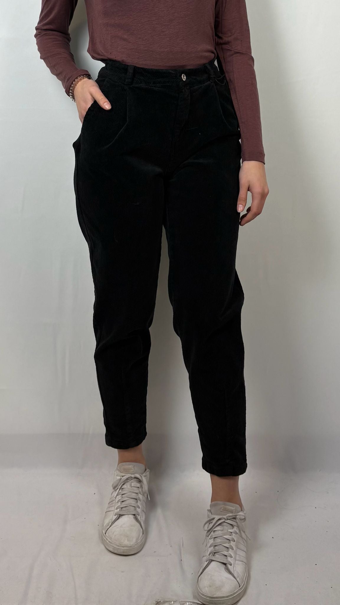 Pantalone con pence velluto Karma