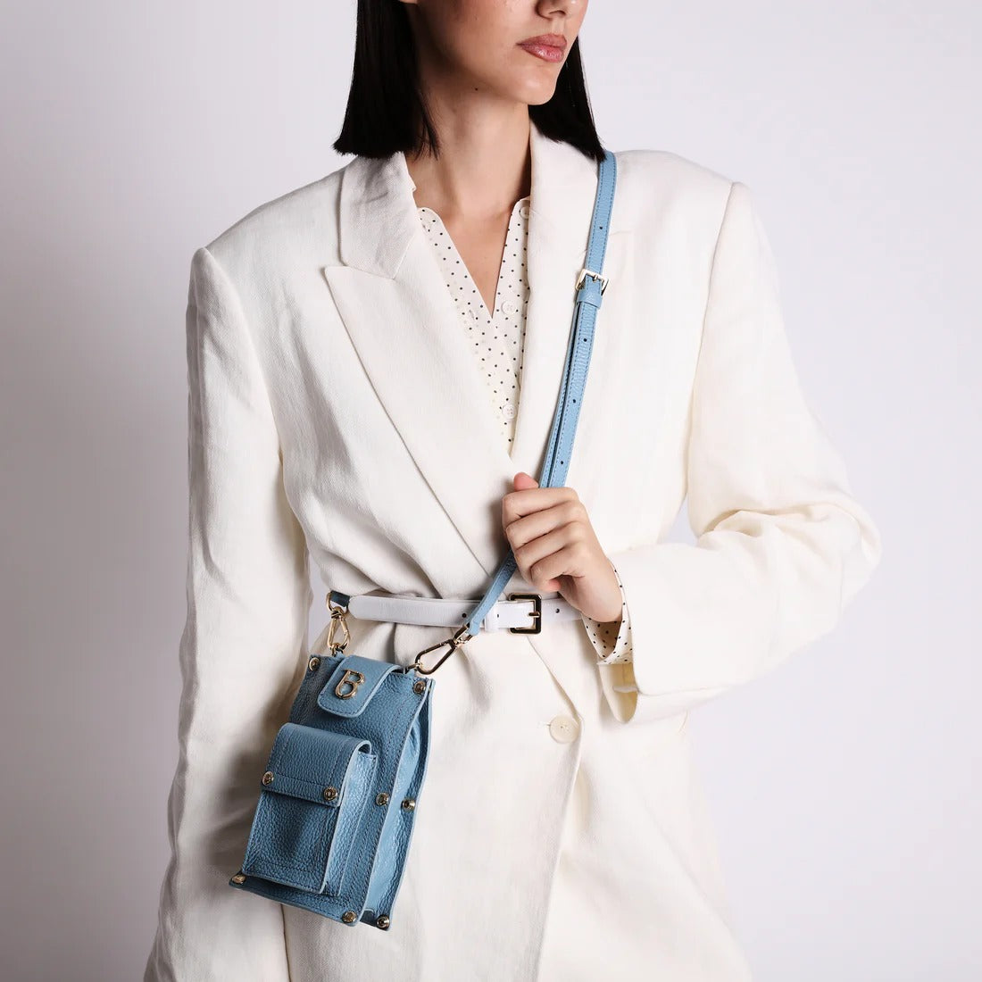 Portacellulare in pelle Elodie con tracolla colore azzurro Tosca Blu